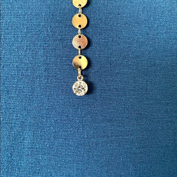 Beautiful Gold and Rhinestone Necklace - Picture 2 of 4